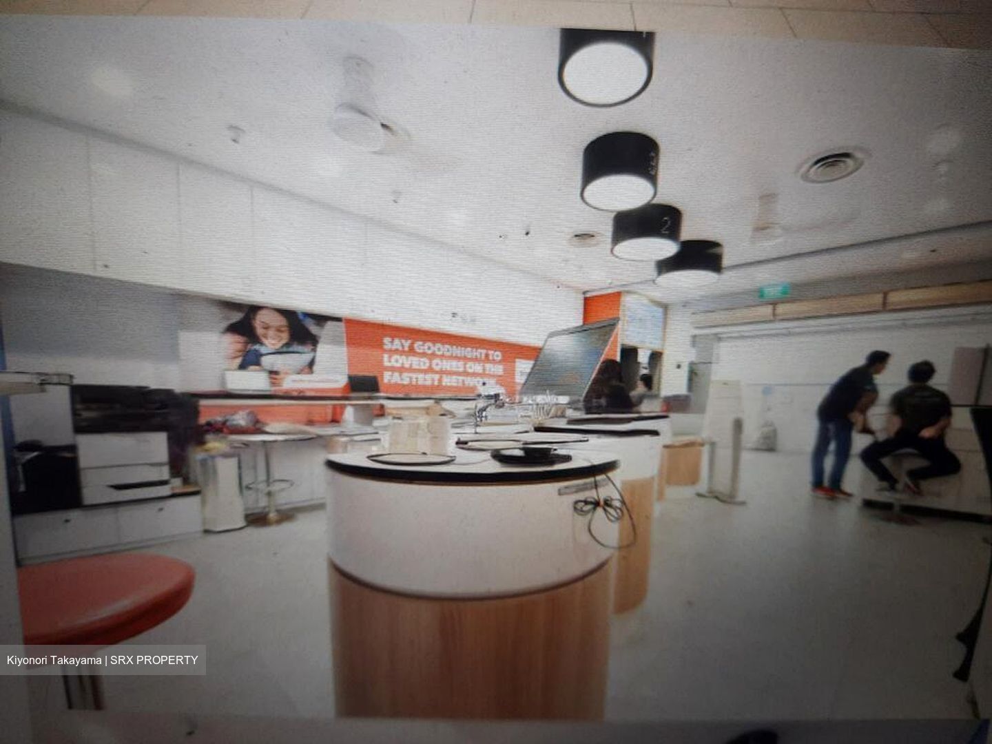 Lucky Plaza (D9), Retail #503527451